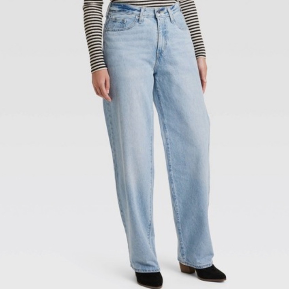 Universal Thread 90’s baggy wide leg light jeans short 16